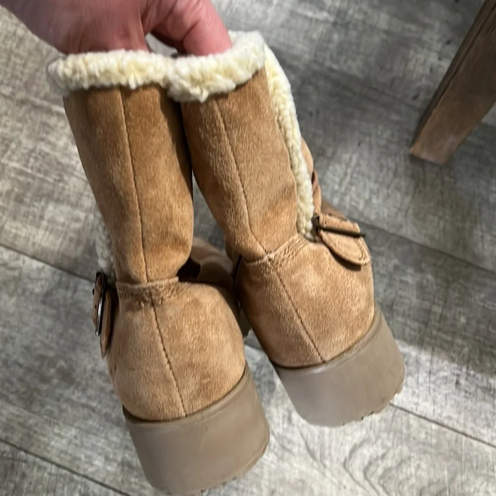 Sonoma Womens size 10 wedge booties suede with sheep skin lining - Picture 3 of 5